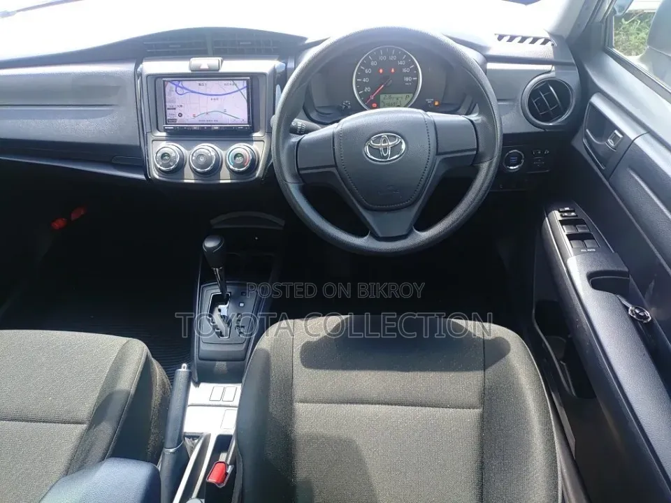 Toyota Axio 2021 Silver