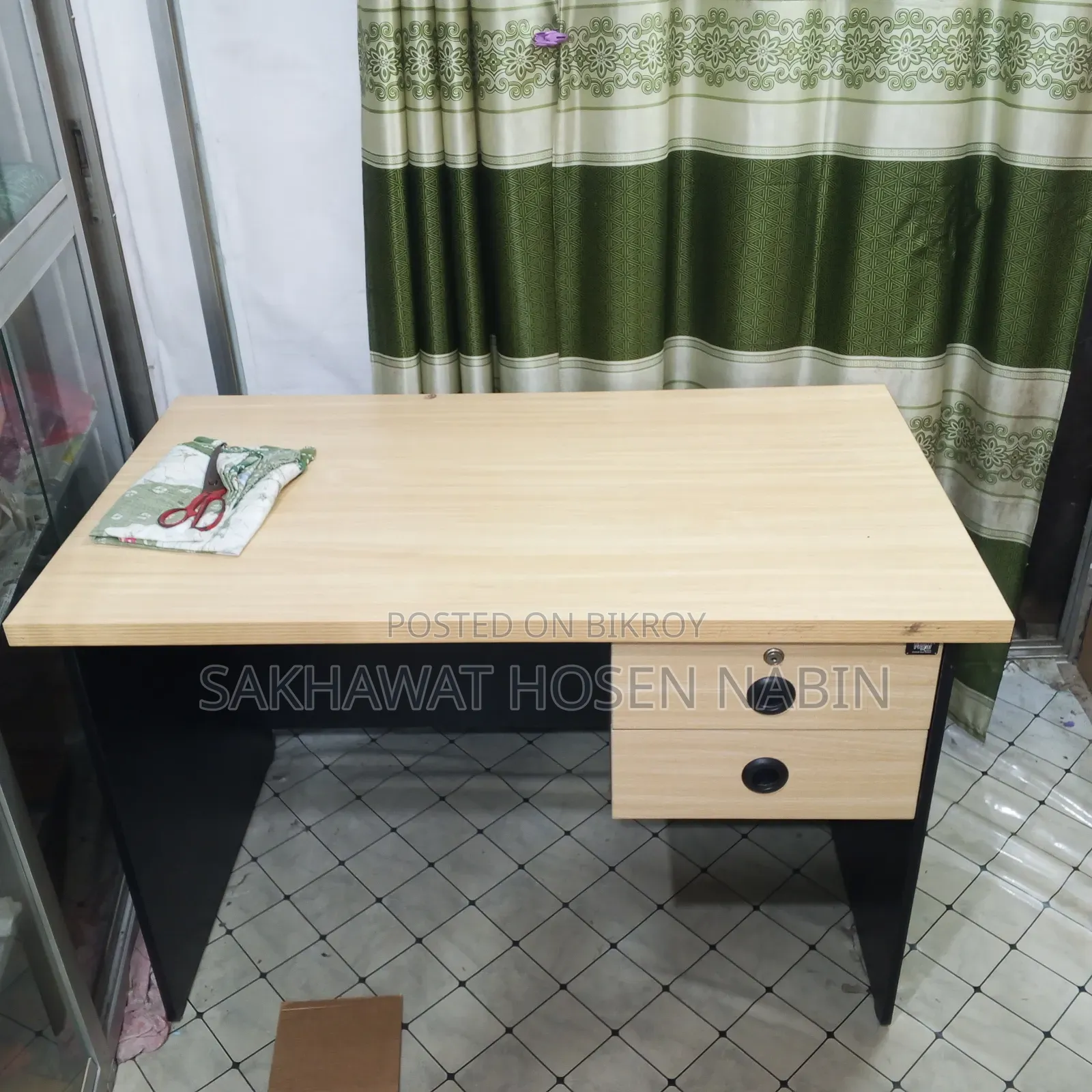 রিগ্যাল এর একটি টেবিল বিক্রি করা হবে