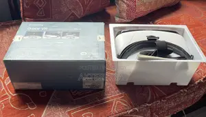 Samsung Gear VR (Powered by Oculus) - Box Intact & Brand New Condition