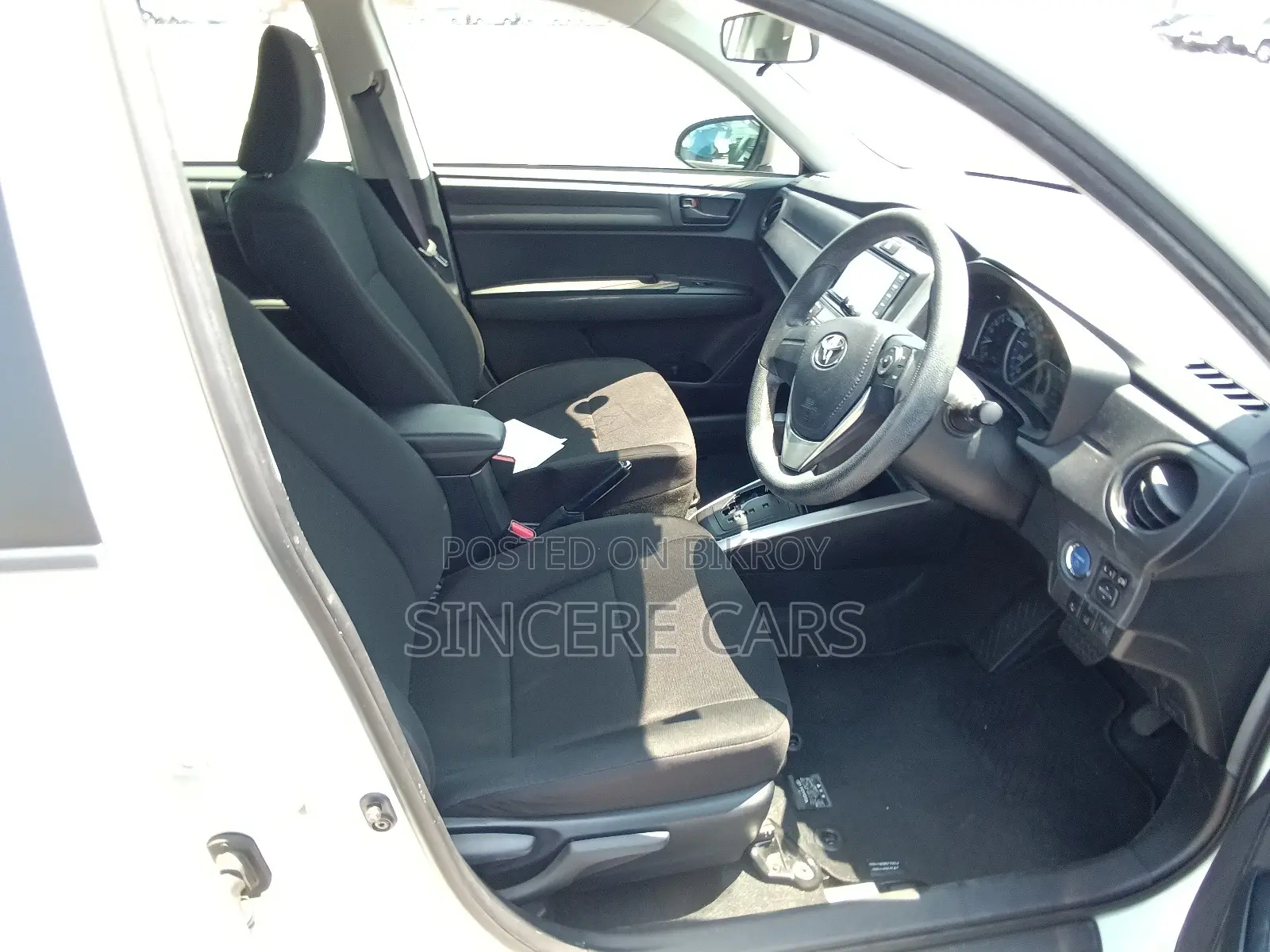 Toyota Corolla Fielder 2021 White