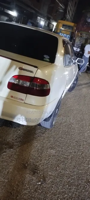 Toyota Corolla 2000 White