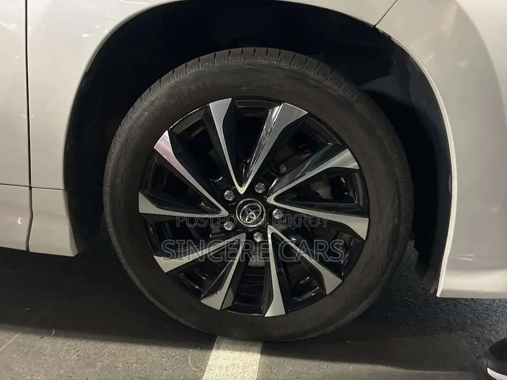 Toyota Noah 2022 Pearl