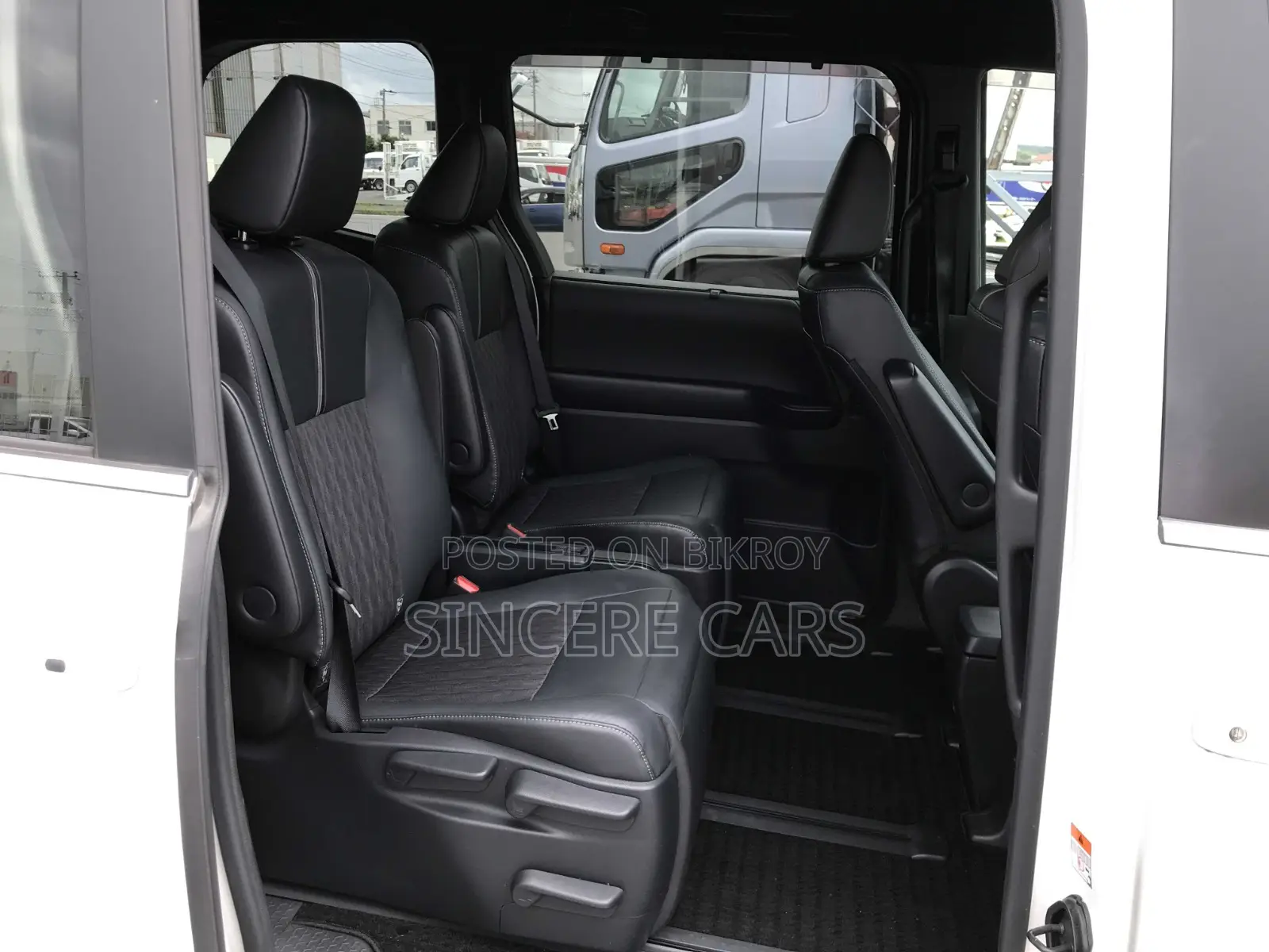 Toyota Noah 2022 Pearl