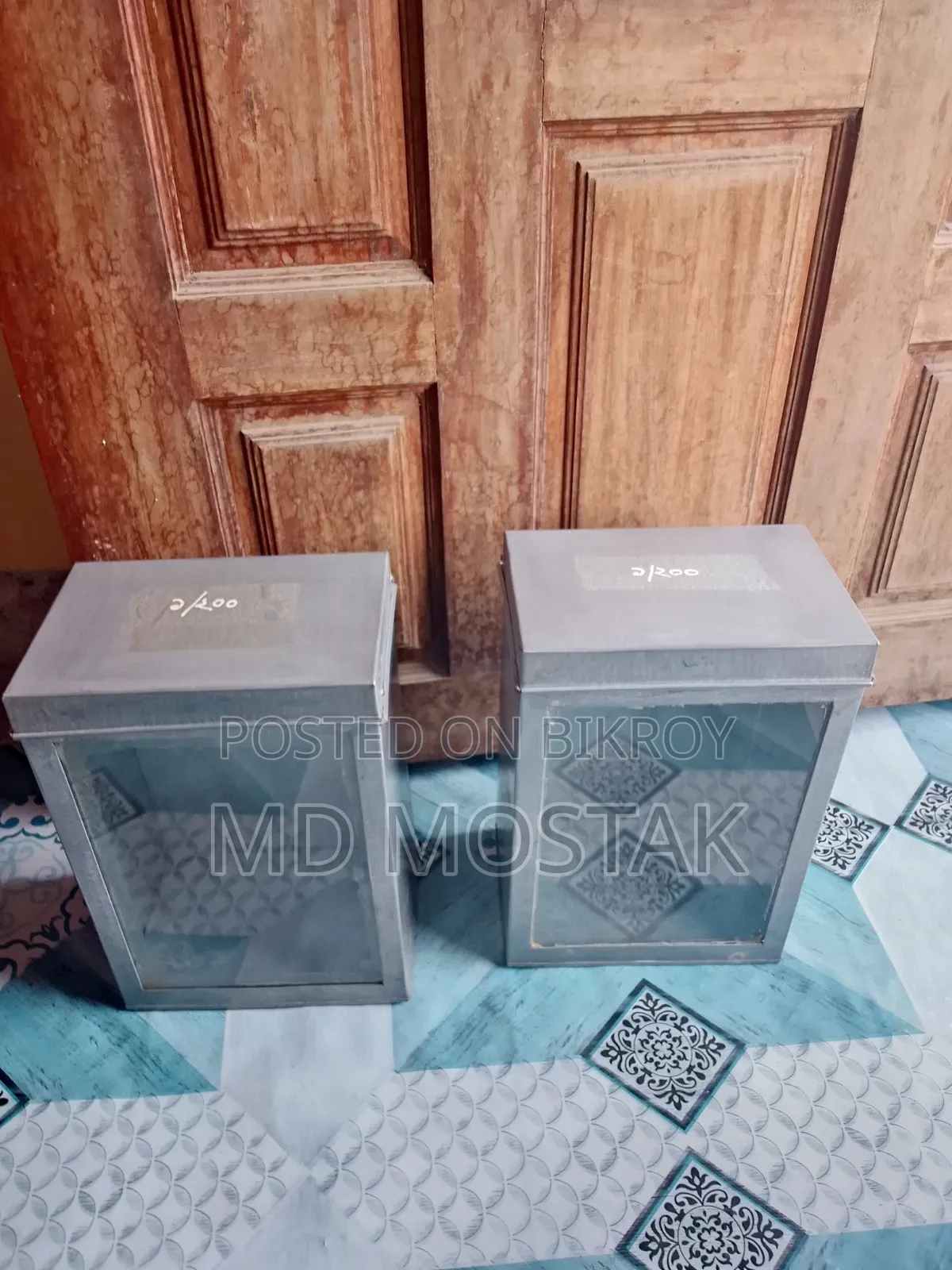 Glass Front Tin Container for Snacks/Biscuits