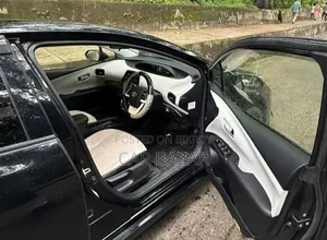 Toyota Prius Four Touring 2018 Black