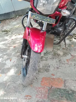 Honda CB 2015 Red