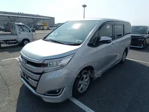 Toyota Noah 2021 Silver