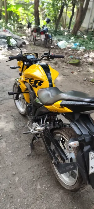 Suzuki Gixxer 2023 Yellow