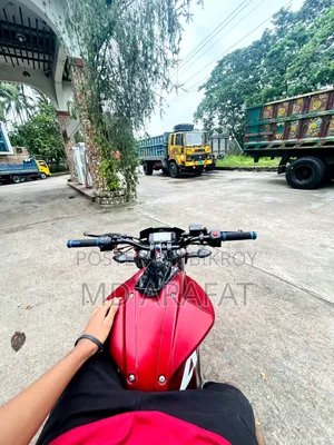 সুজুকি জিক্সার ২০২২ রেড