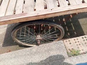 ভ্যান গাড়িটি দ্রুত বিক্রি হবে।