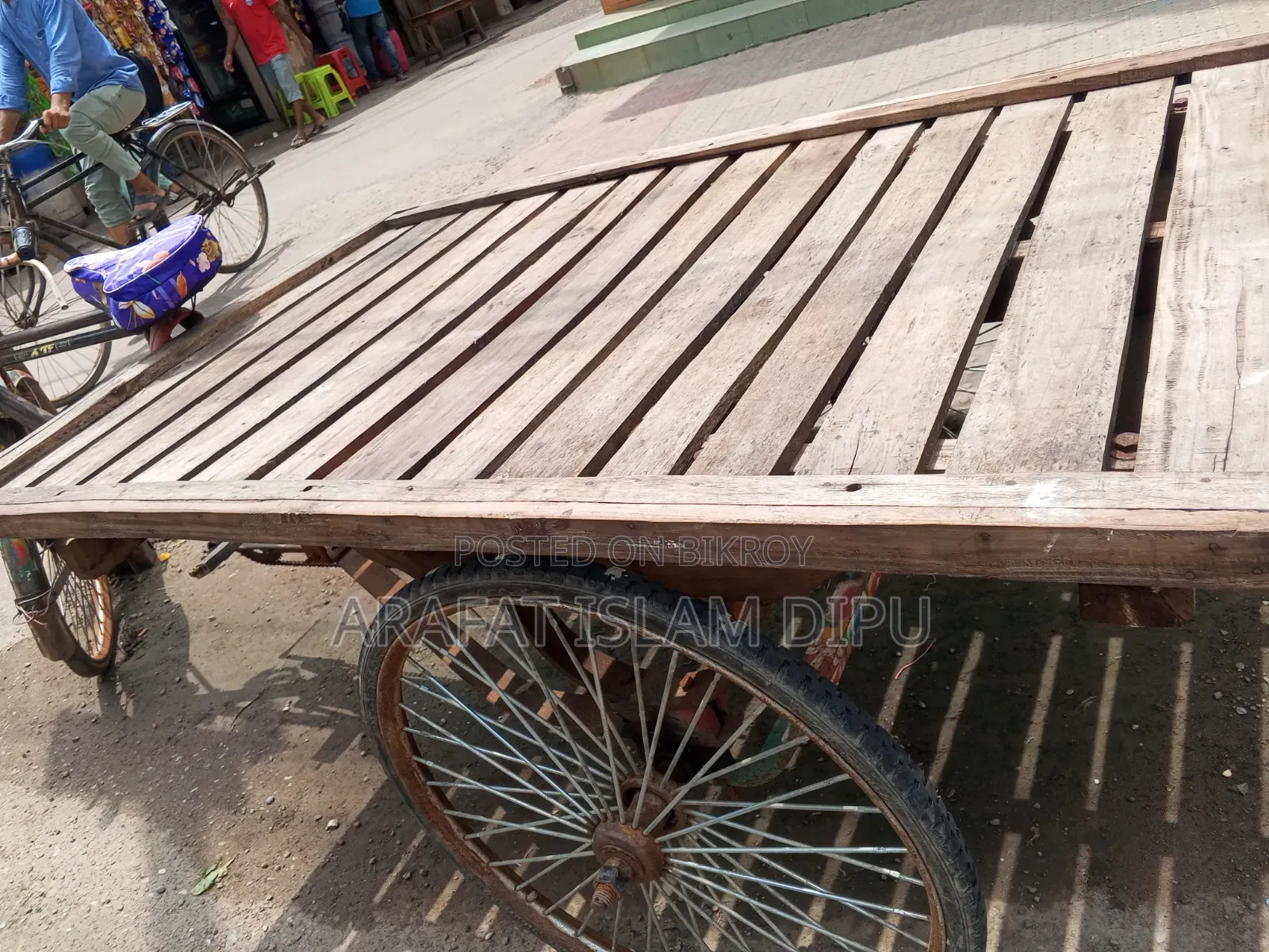 ভ্যান গাড়িটি দ্রুত বিক্রি হবে।