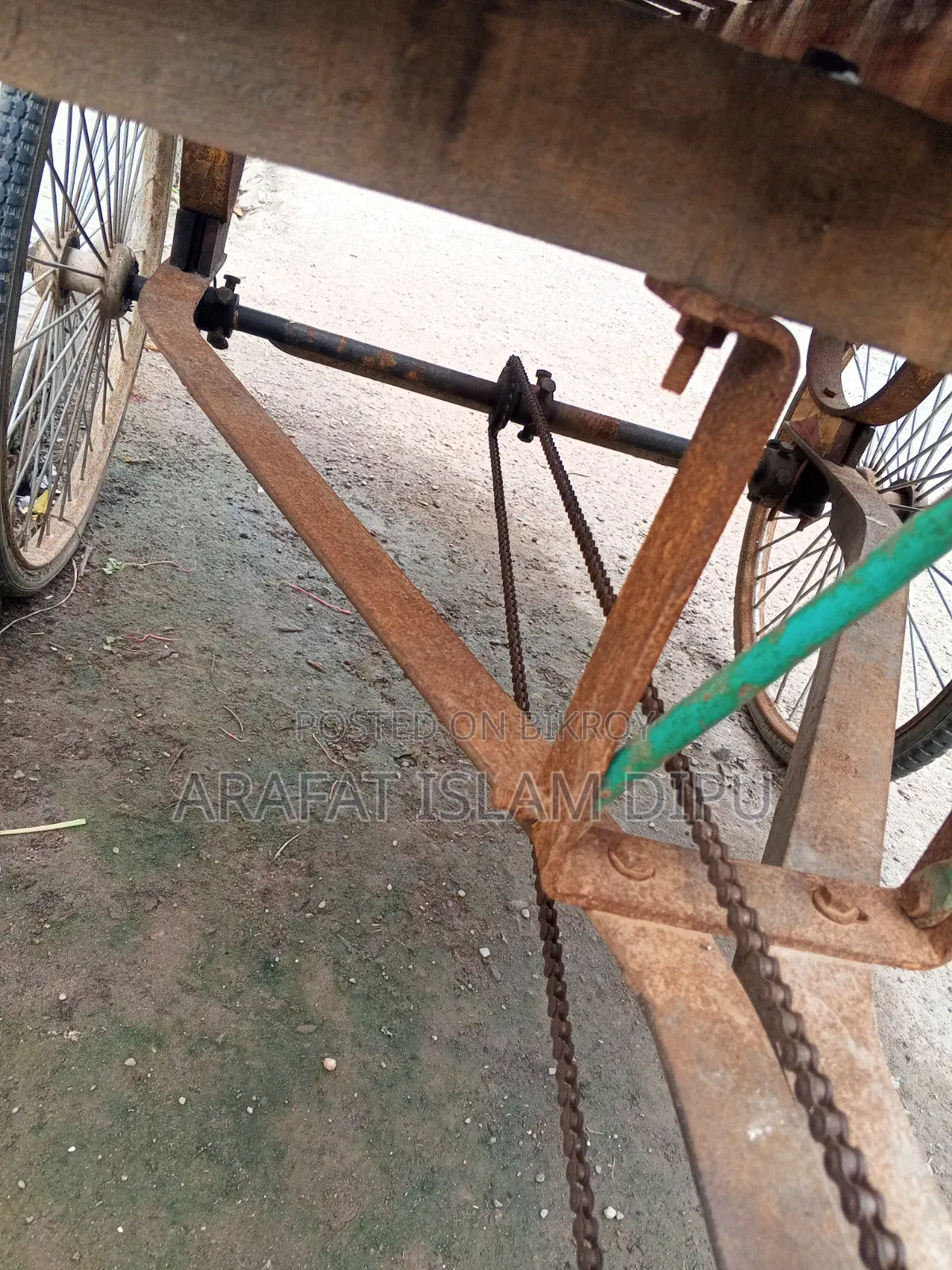 ভ্যান গাড়িটি দ্রুত বিক্রি হবে।