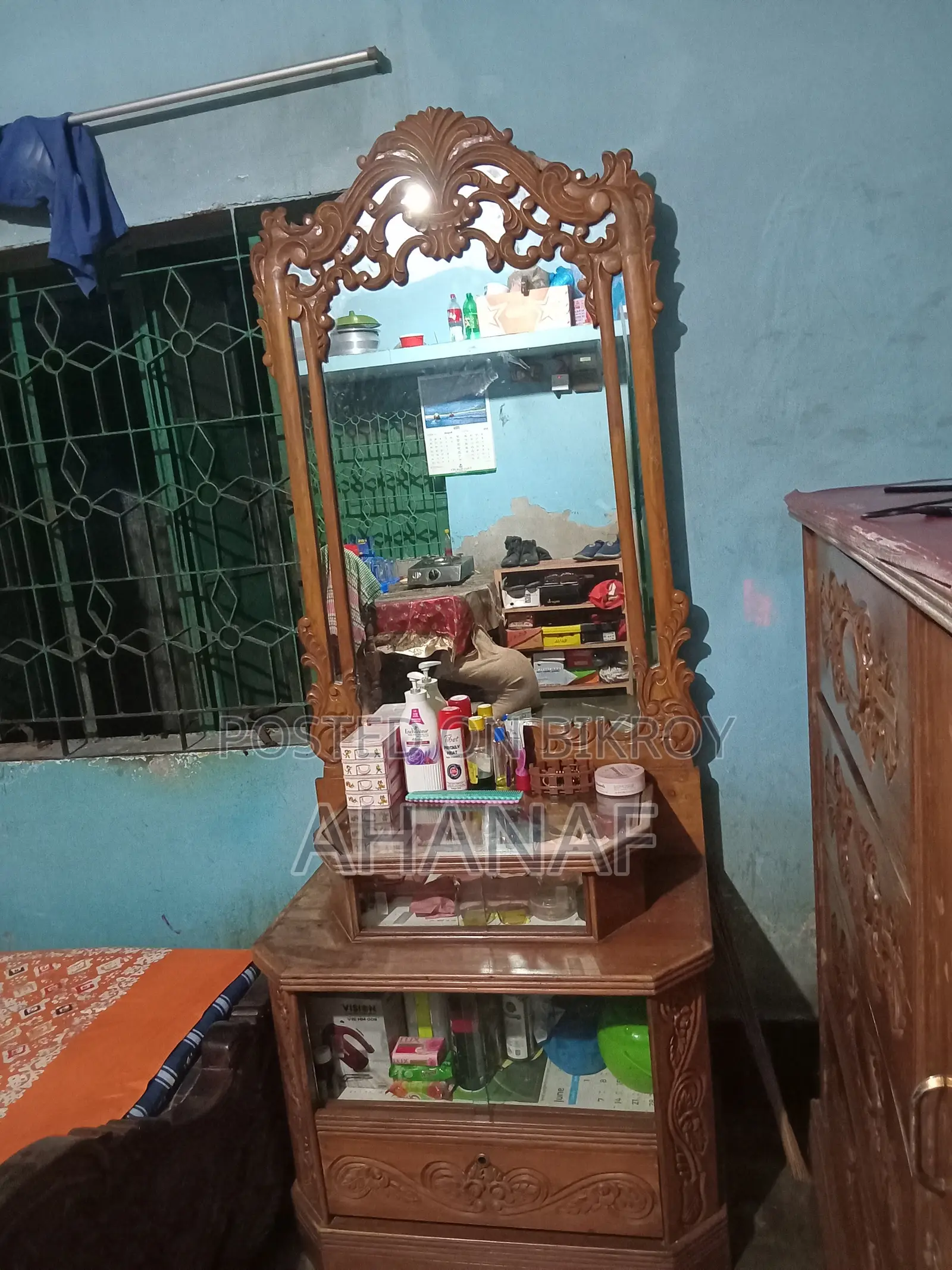 Sagun Kath Er Dressing Table