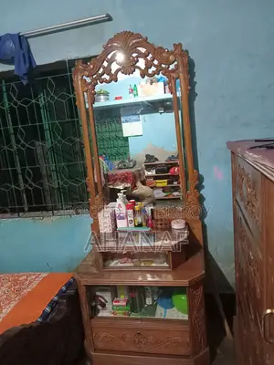 Sagun Kath Er Dressing Table