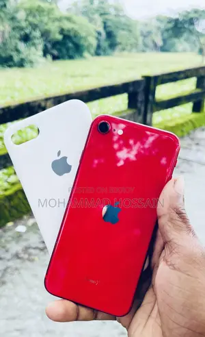 Apple iPhone SE (2020) 64 GB Red