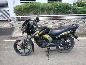 TVS Stryker 125 2021 Yellow