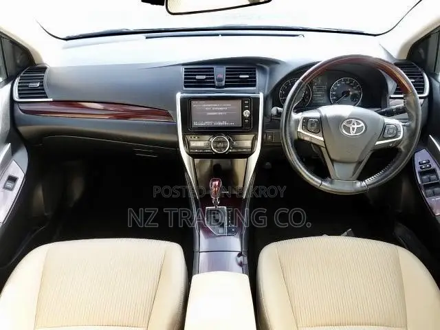 Toyota Premio 2021 Green