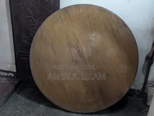 ডাইনিং গোল টেবিল ও গ্লাস ৫ ফুট শুধু গ্লাস ও কাঠের টেবিল পাবেন