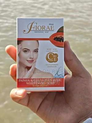 Fiorae Papaya & Whitening Soap Vitamin C, B3, E & Glutathione