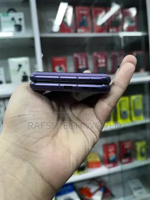 Motorola Razr 40s 256 GB Purple