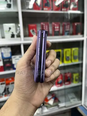 Motorola Razr 40s 256 GB Purple