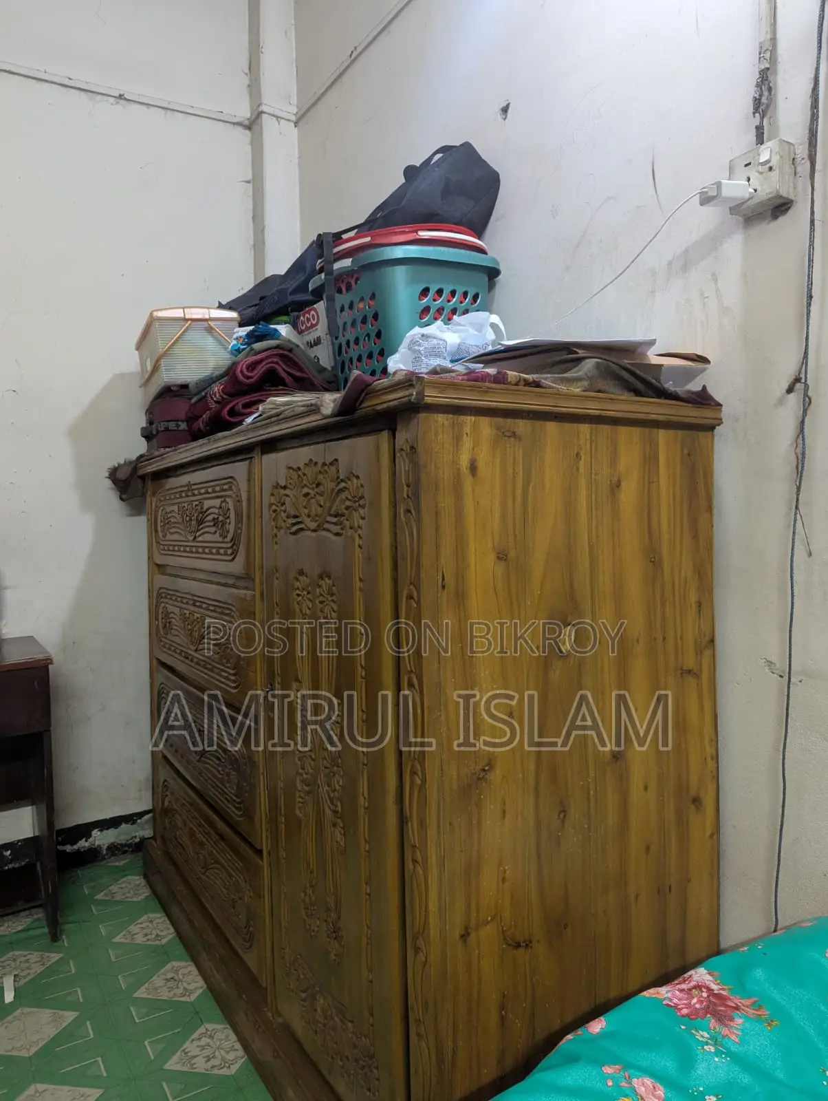 মেহগনি কাঠের ওয়ারড্রপ