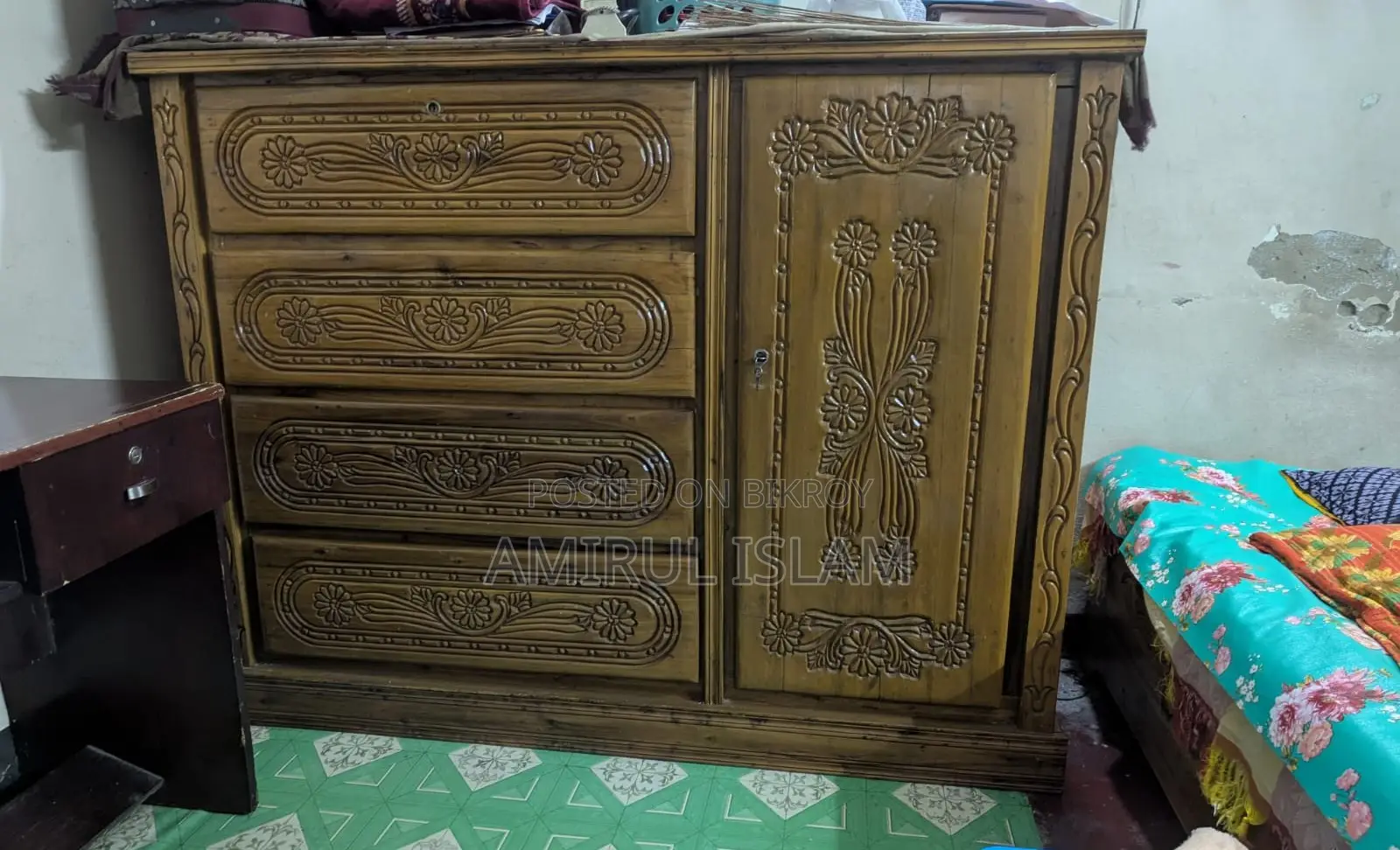 মেহগনি কাঠের ওয়ারড্রপ
