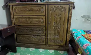 মেহগনি কাঠের ওয়ারড্রপ