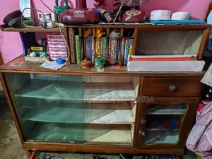 সেগুন কাঠের শোকেস বিক্রি করা হবে