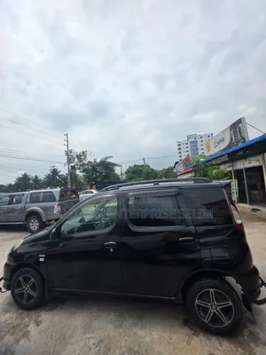 Toyota Fun Cargo 2001 Black