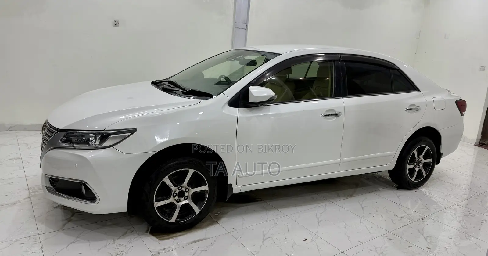 Toyota Premio 2018 Pearl