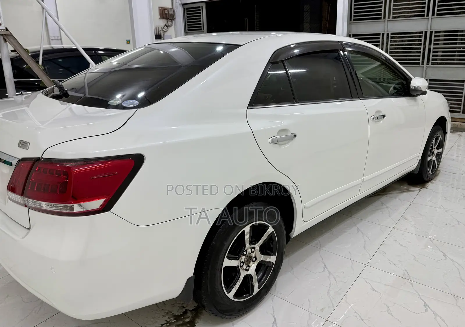 Toyota Premio 2018 Pearl