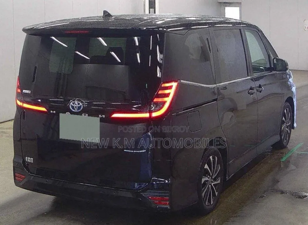 Toyota Noah 2022 Black