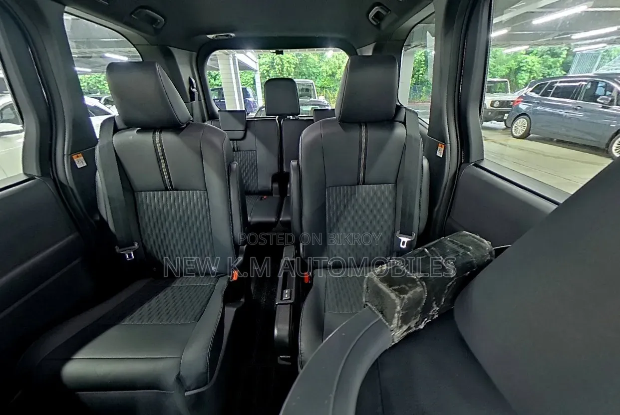 Toyota Noah 2022 Black
