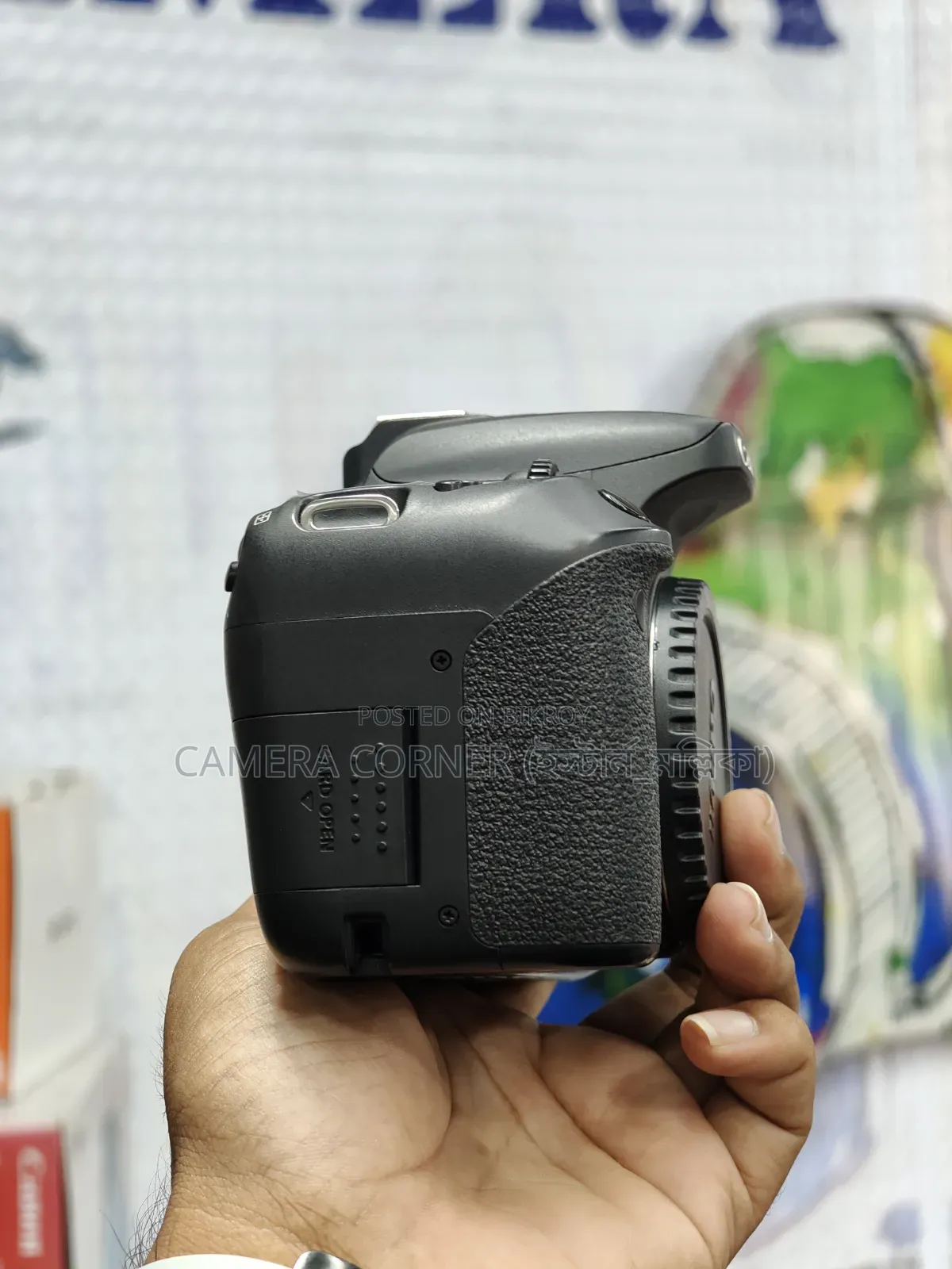 Canon 77D Body