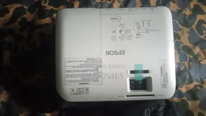 Epson EB-X04 Portable 3LCD Projector 2800 Lumens, XGA