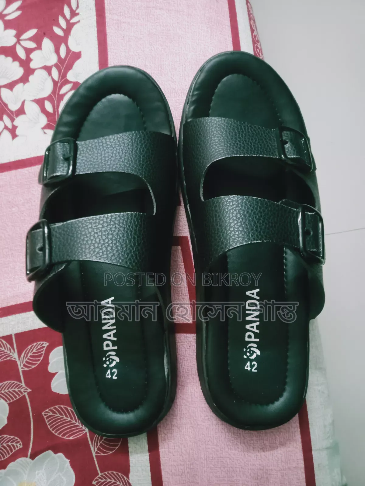 ব্র্যান্ড নিউ স্যান্ডেল