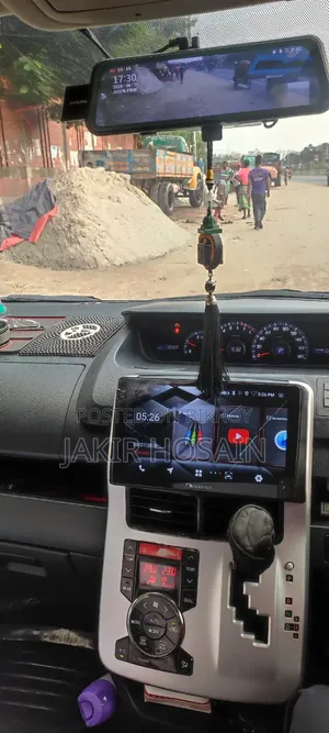 Toyota Noah 2.0 158hp FWD (৭ আসনের) ২০১১ সিলভার