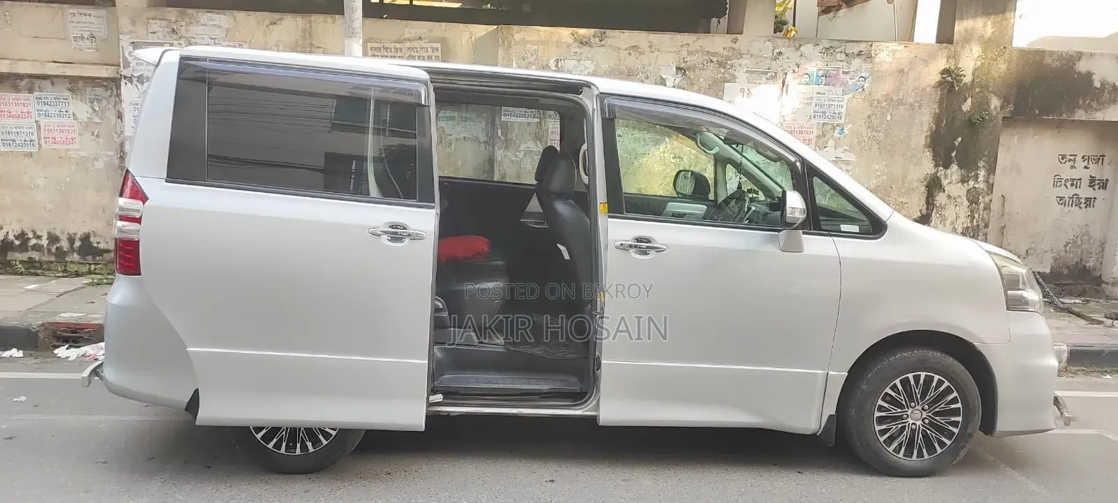 Toyota Noah 2.0 158hp FWD (৭ আসনের) ২০১১ সিলভার