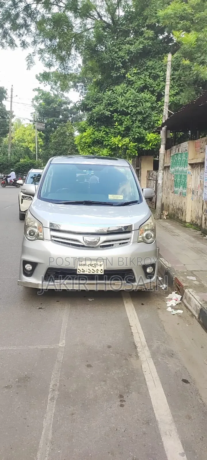 Toyota Noah 2.0 158hp FWD (৭ আসনের) ২০১১ সিলভার