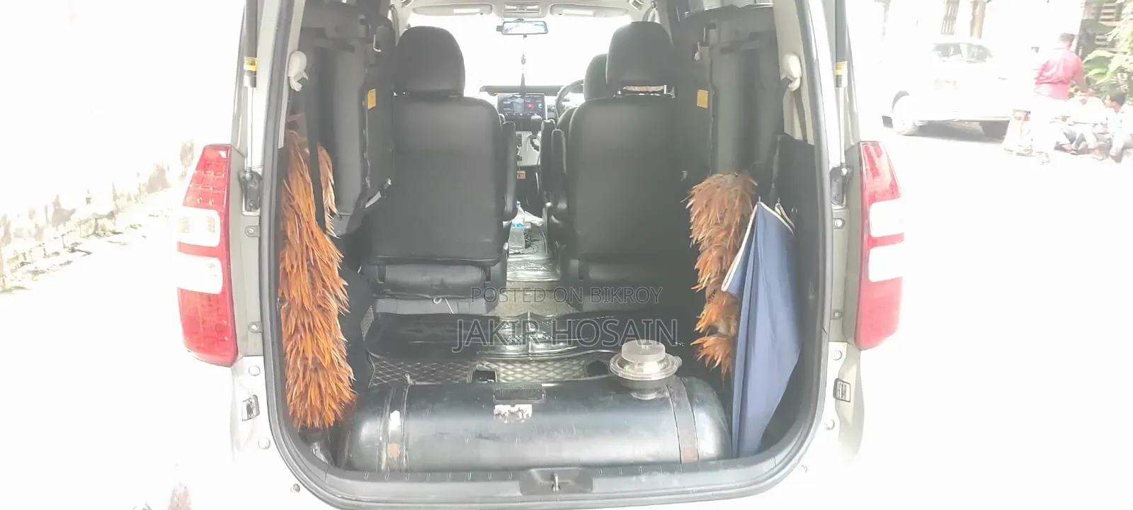 Toyota Noah 2.0 158hp FWD (৭ আসনের) ২০১১ সিলভার