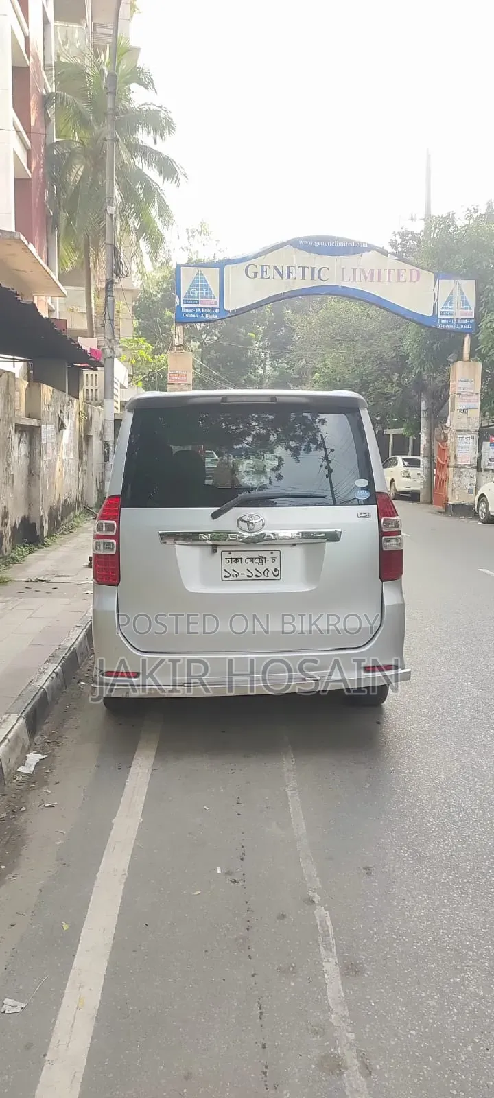 Toyota Noah 2.0 158hp FWD (৭ আসনের) ২০১১ সিলভার