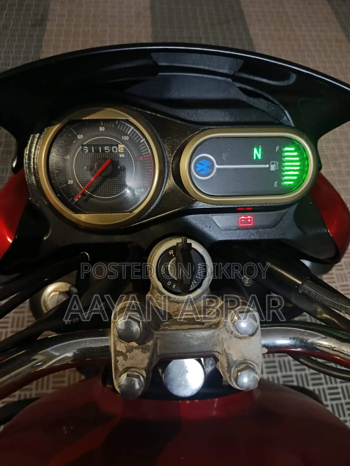 Bajaj V15 2017 Red