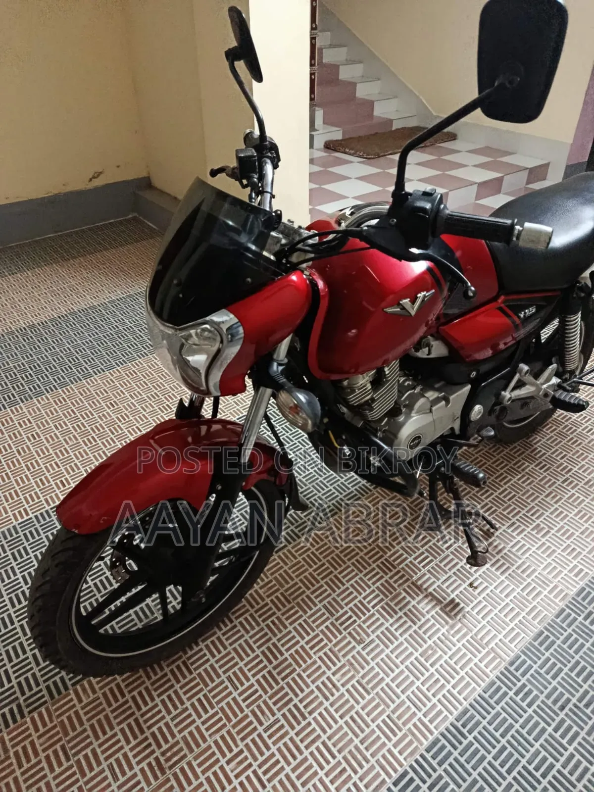 Bajaj V15 2017 Red