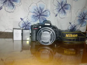 Nikon DSLR D5300