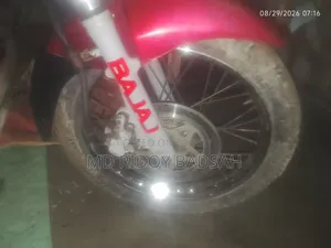 বাজাজ প্লাটিনা ১২৫ ২০১২ লাল
