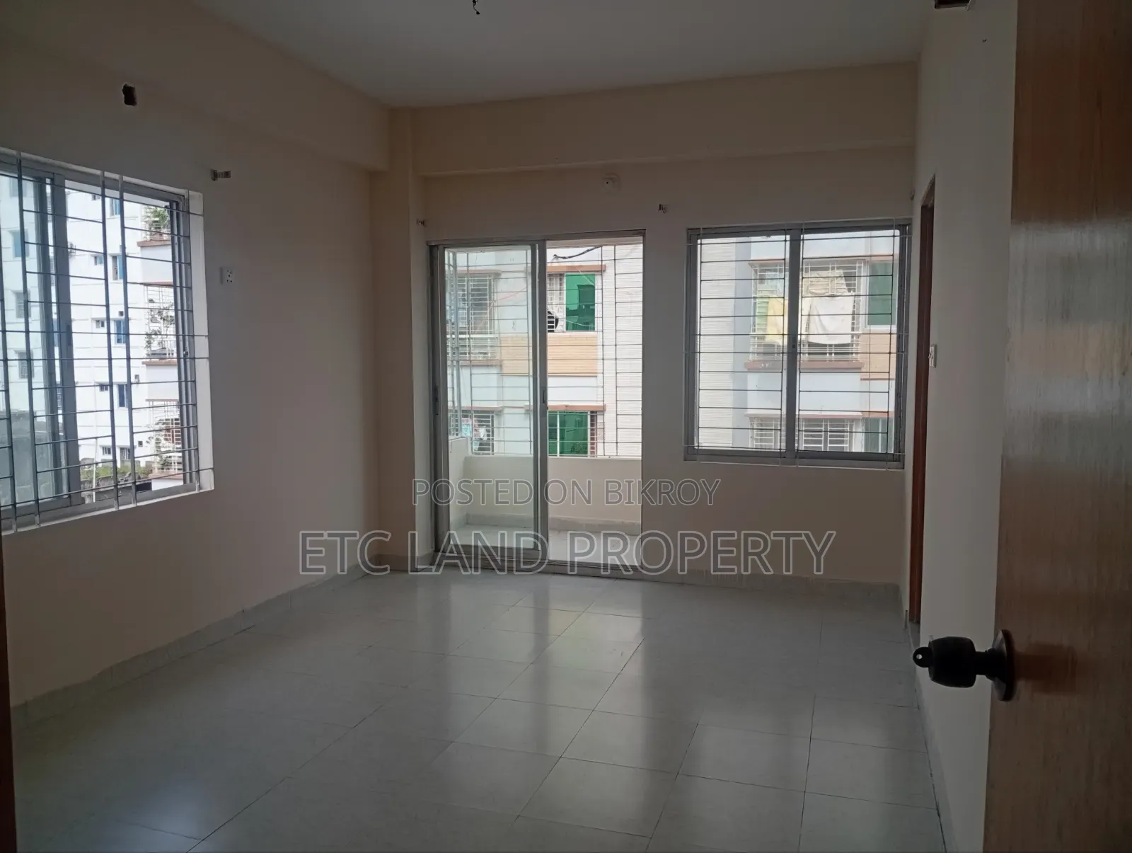 3bdrm Apartment in Shah Ali Bugh, Mirpur for sale