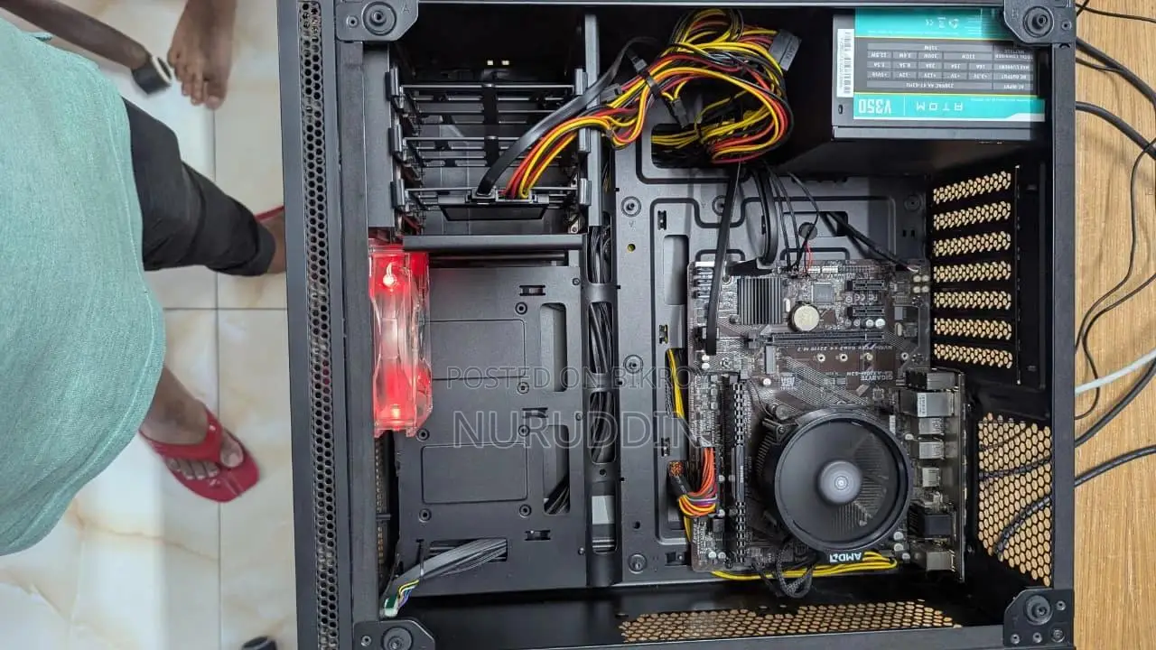 Desktop Computer 8GB AMD Ryzen 3 SSD 500GB