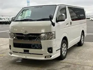 Toyota HiAce 2023 White