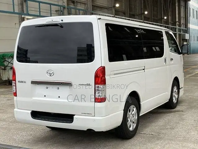 Toyota HiAce 2023 White